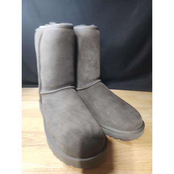 Ugg classic short II size 8 Gray - Picture 1 of 7